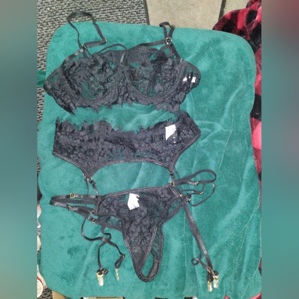 New Lilosy Sexy Floral Lace Sheer Petite Black 3 Piece Lingerie